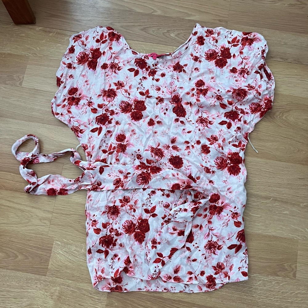 Betsey Johnson White and Red Ruffled Tie Front Blouse